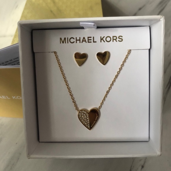 NWT Michael Kors Heart Necklace and Earrings Set - Picture 2 of 7
